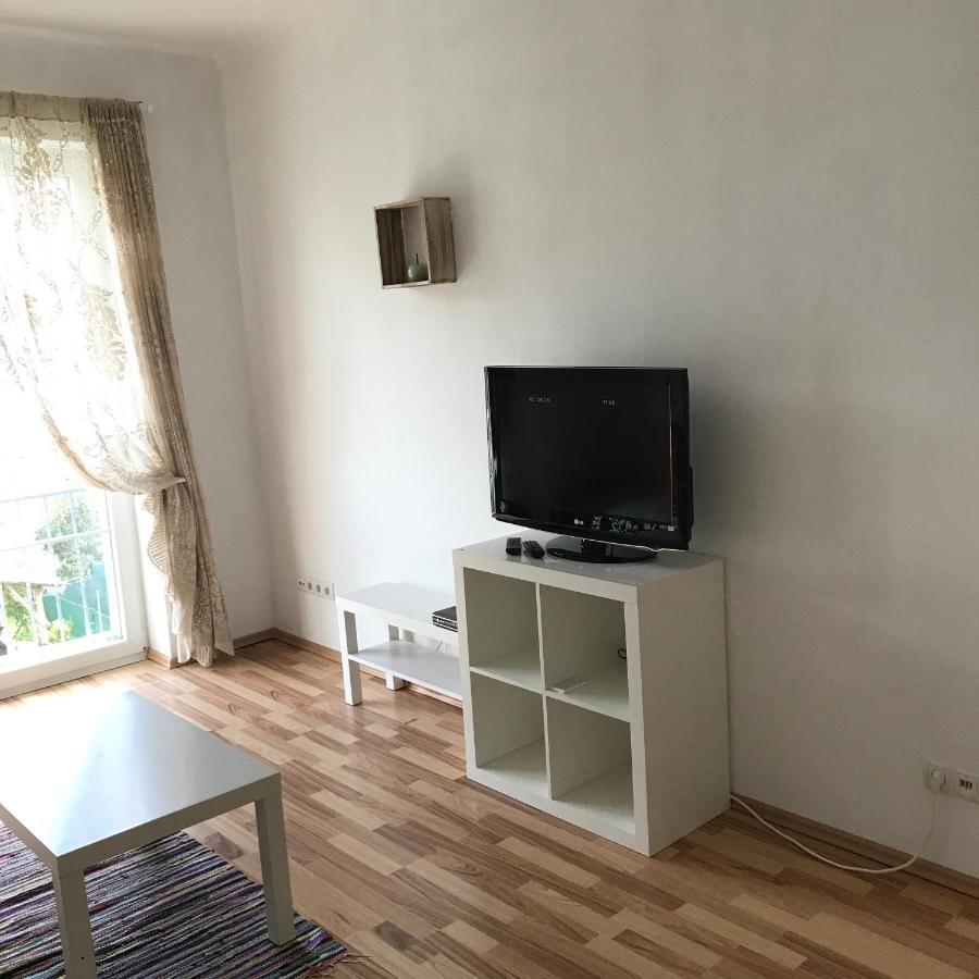 Lg Living Apartment Stockerau Buitenkant foto